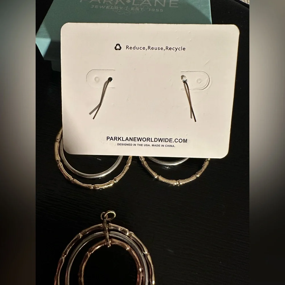 Park Lane Bamboo Trio Earring And Pendant NIB
(No necklace for pendant) - Picture 5 of 6